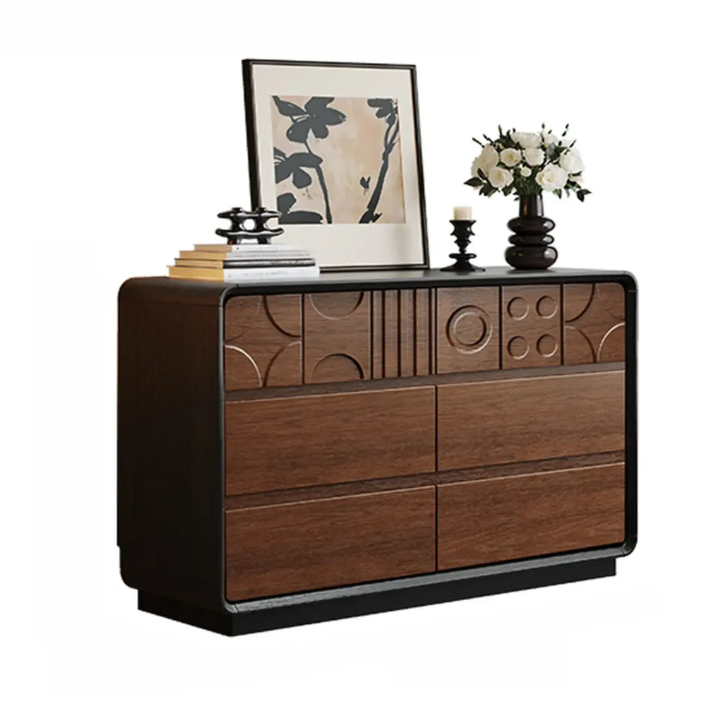 Houten ladekast geïnspireerd op art deco met geometrisch houtsnijwerk