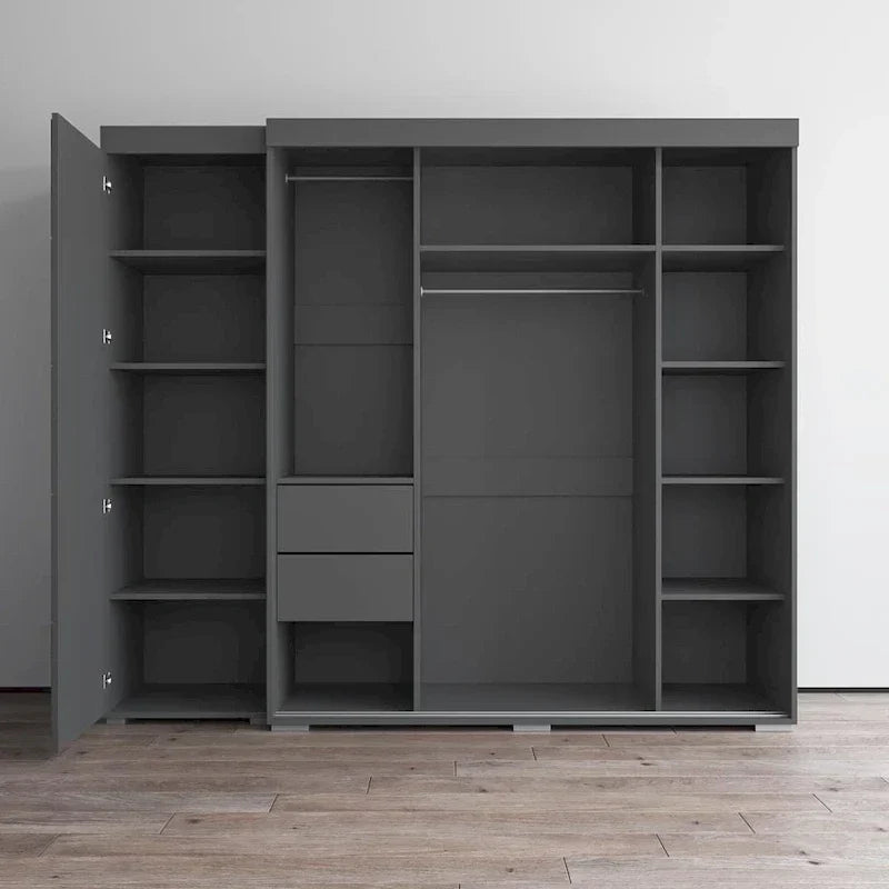 Kleiderschrank mit drei Spiegeln