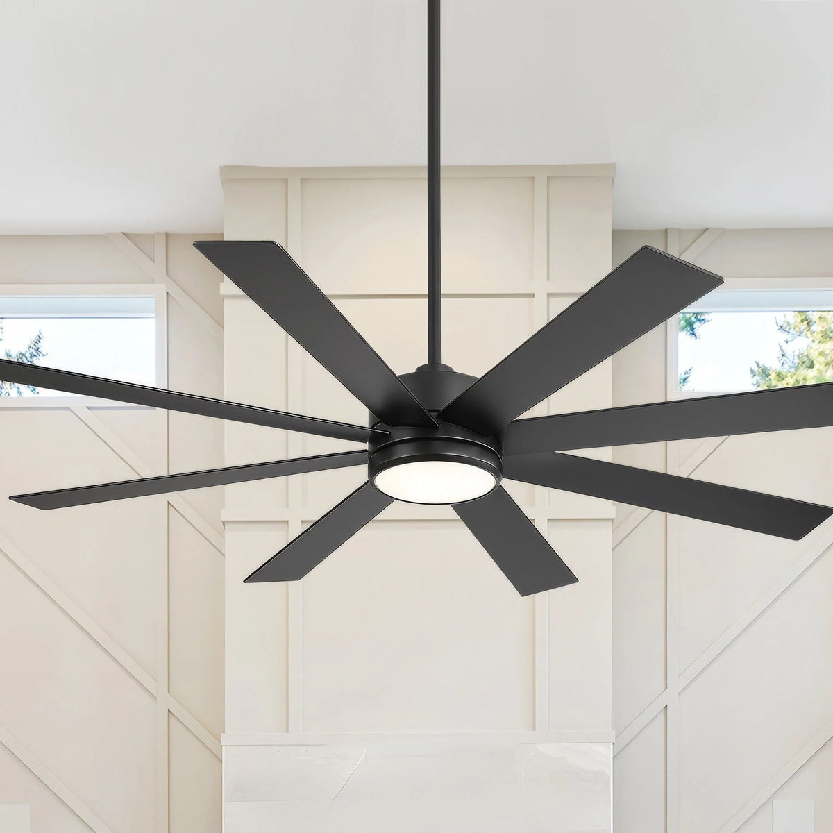 Ventilateur de plafond noir de 65 po à 8 pales avec lumière et télécommande