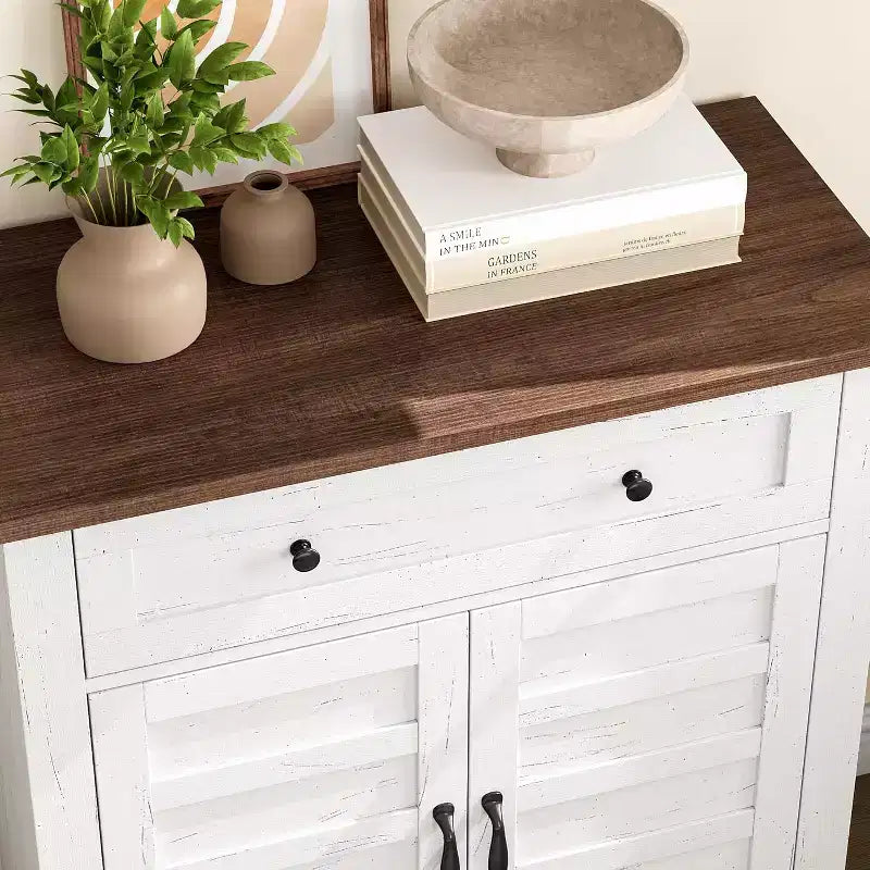 Rustikaler 80-cm-Stauraumschrank mit Lamellentüren, 3-fach höhenverstellbar, Doppeltürenschrank für Küche, Esszimmer und Homeoffice