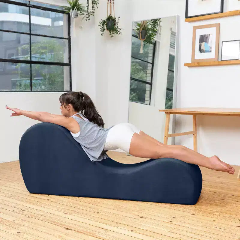 Avana elegante Chaiselongue für Yoga – in den USA gefertigt – ideal für Dehnübungen, Entspannung, Training und mehr, 60T x 18B x 26H Zoll, Hellgrau
