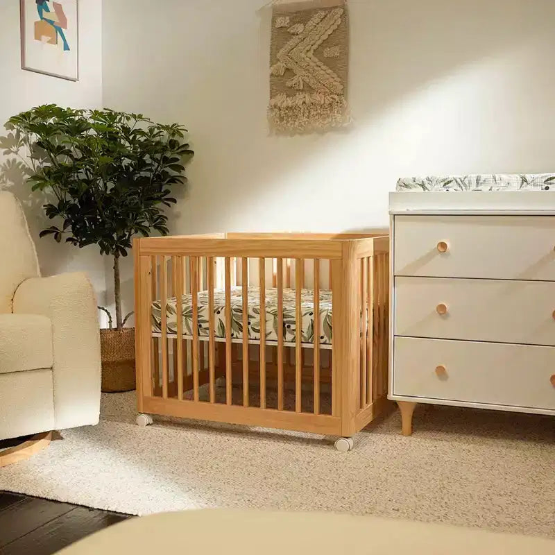 Łóżeczko Babyletto Yuzu 8 w 1 z zestawami do przekształcania na każdym etapie