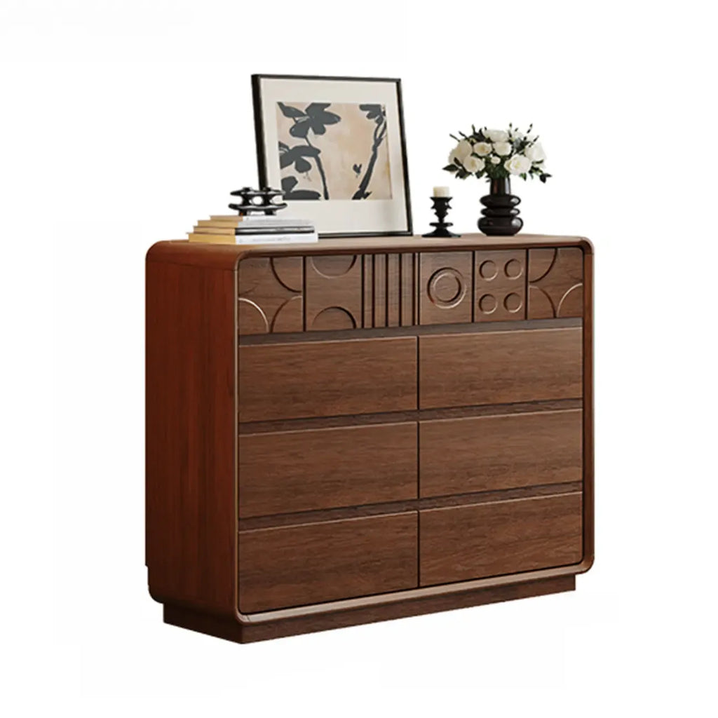 Houten ladekast geïnspireerd op art deco met geometrisch houtsnijwerk