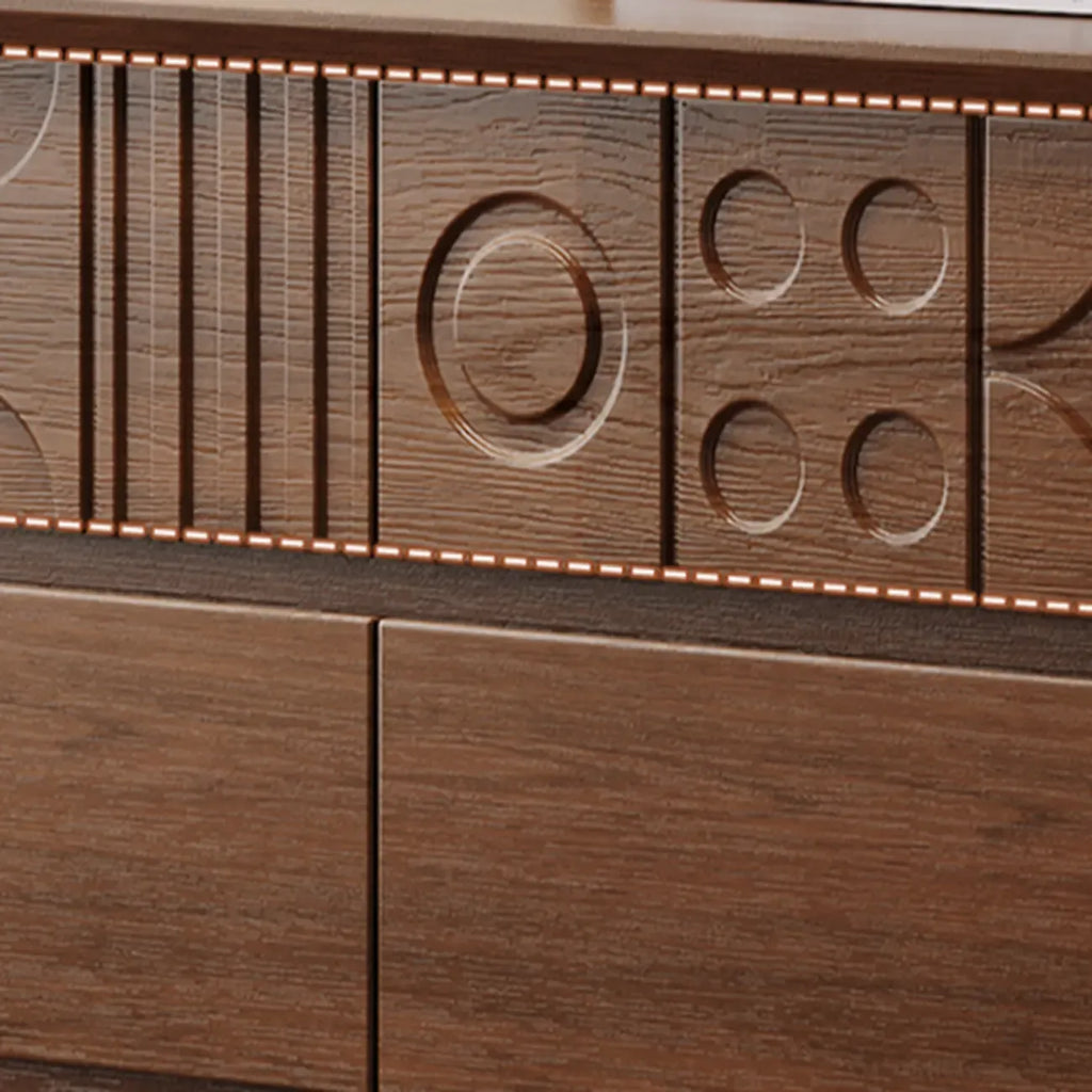 Houten ladekast geïnspireerd op art deco met geometrisch houtsnijwerk