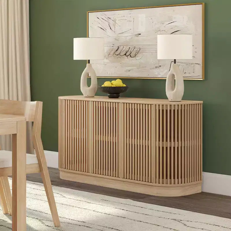 Plank+Beam Contour Sideboard aus Massivholz mit 3 Türen, 59-Zoll-TV-Ständer fürs Wohnzimmer