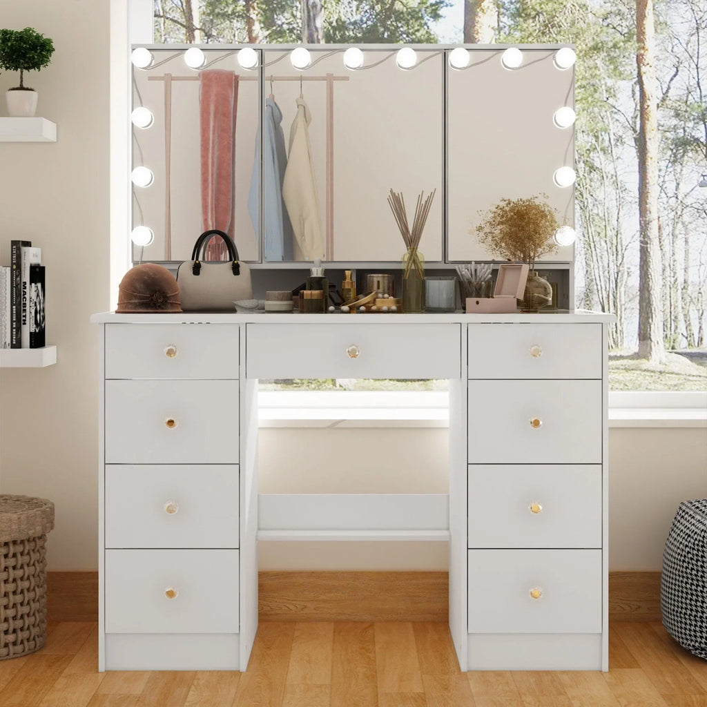 Make-uptafel met drievoudige spiegel, gecertificeerde verlichting en glazen bovenblad