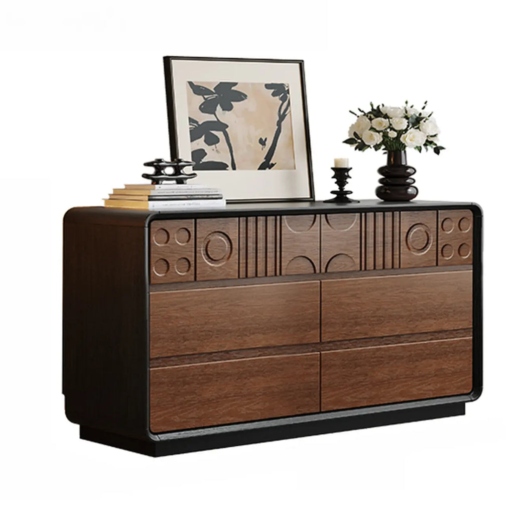 Houten ladekast geïnspireerd op art deco met geometrisch houtsnijwerk