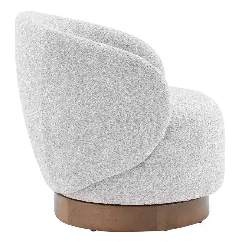 Fauteuil tonneau pivotant rembourré d’appoint Spruce&Spring avec base en bois