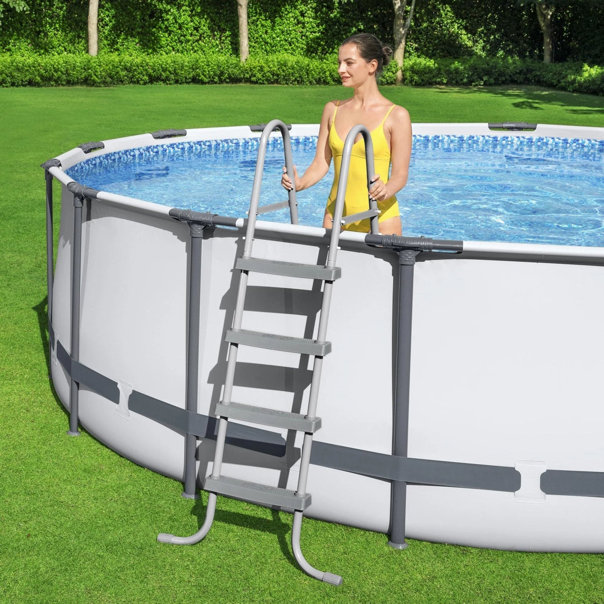 Piscine ronde hors sol Bestway Steel Pro MAX en acier avec pompe et couverture